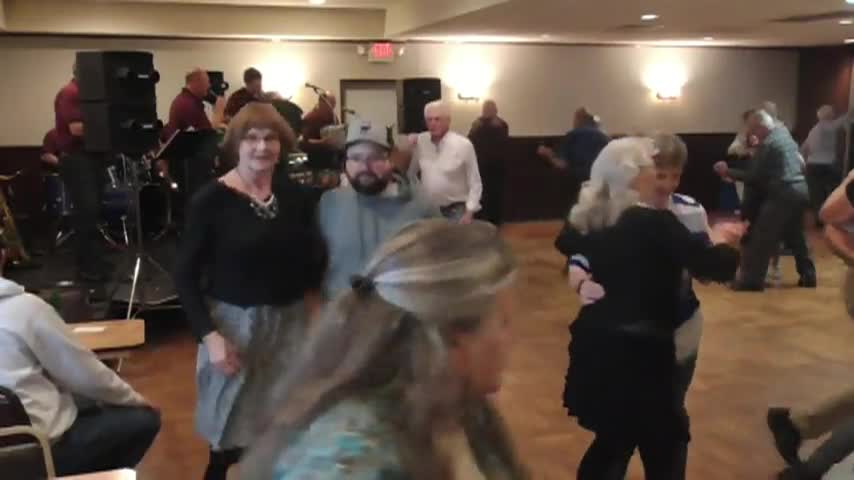 Lights Camera Polka #603